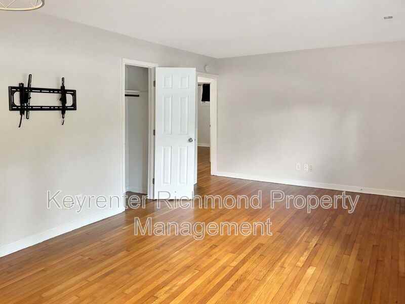 5112 Bethlehem Rd - Photo 3 of 17