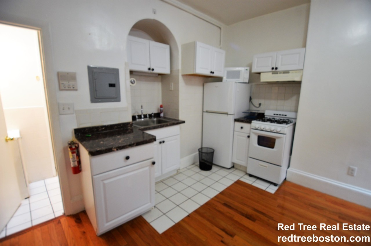 109 Dartmouth St #27 - Photo 2 of 17