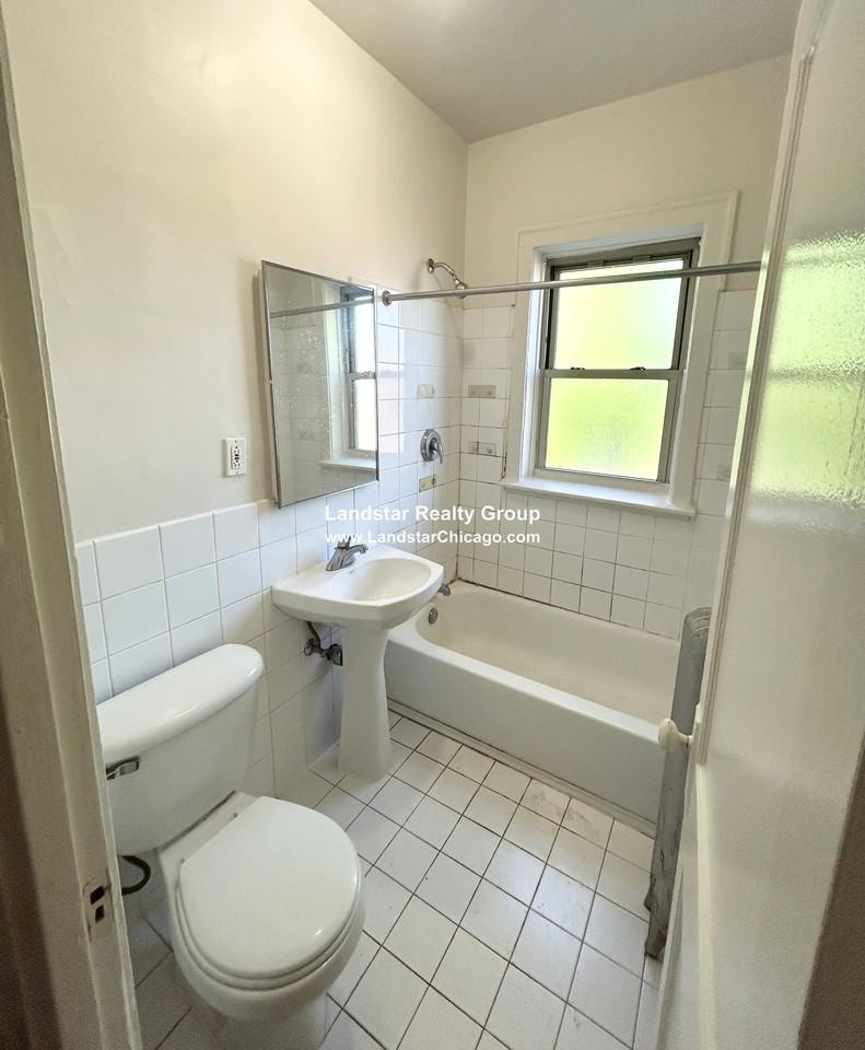 826 S Austin Blvd #2N - Photo 4 of 11