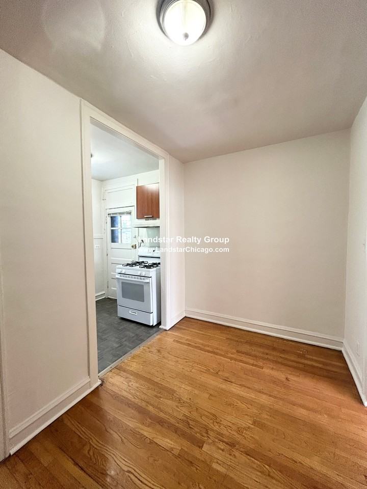 826 S Austin Blvd #2N - Photo 7 of 11