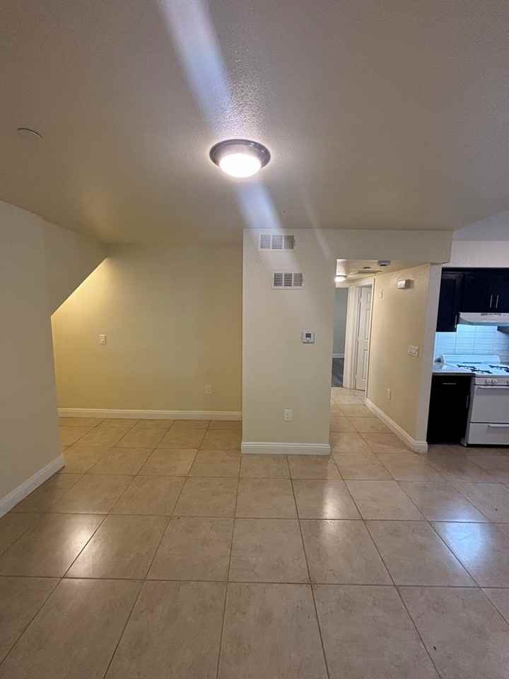 148 East 84th Place - Photo 6 of 21