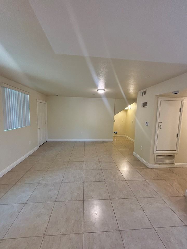 148 East 84th Place - Photo 7 of 21