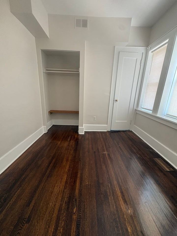 325 Alexander St. - Photo 4 of 5