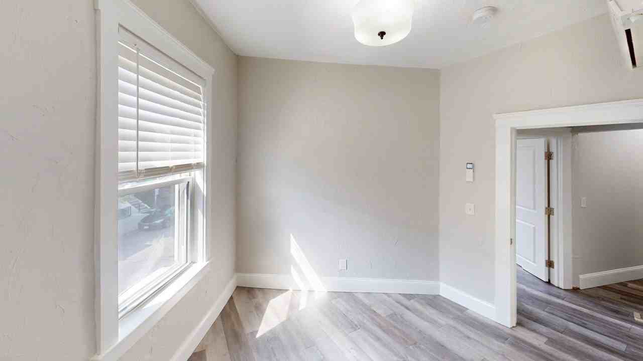 108 Meridian St #3 - Photo 4 of 11