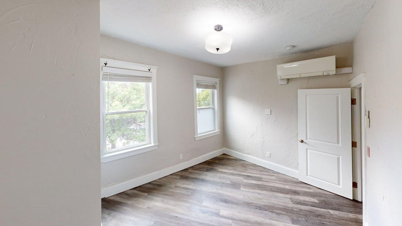 108 Meridian St #3 - Photo 6 of 11
