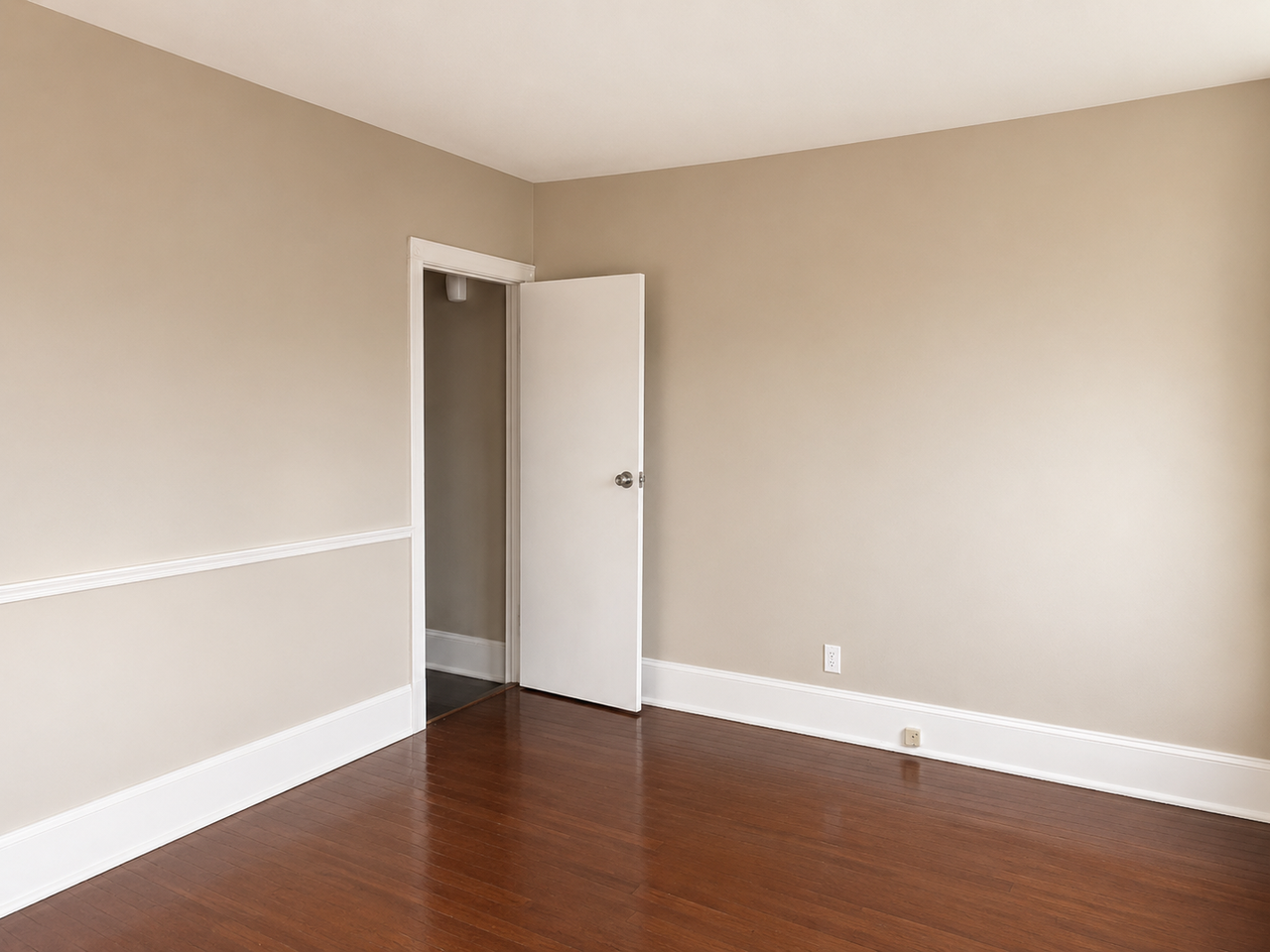 2827 Glendora Ave - Photo 3 of 8