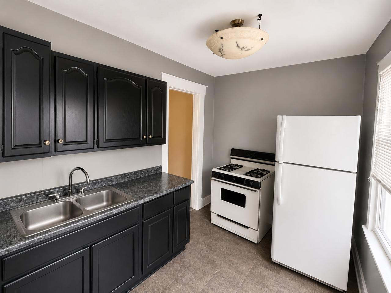2827 Glendora Ave - Photo 5 of 8
