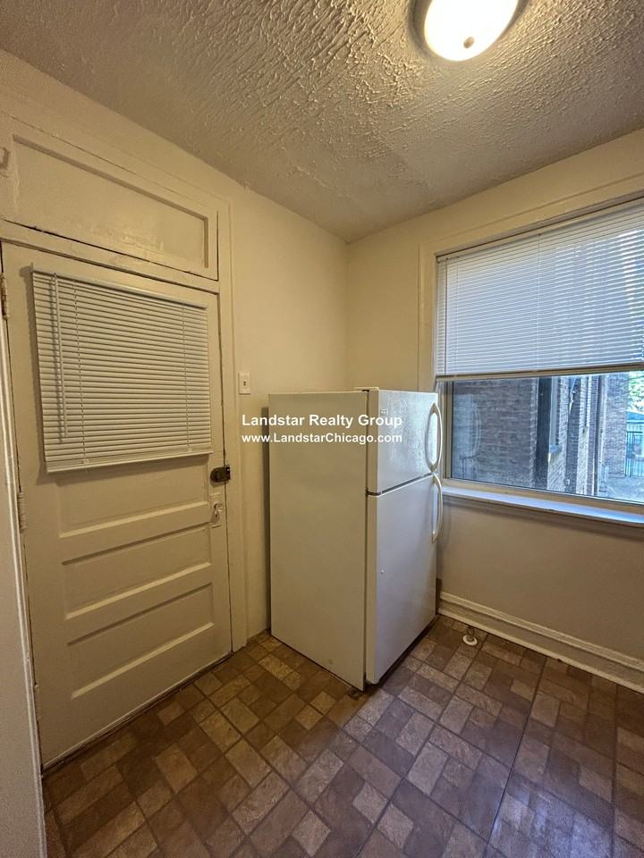 822 South Austin Boulevard #1F - Photo 5 of 13