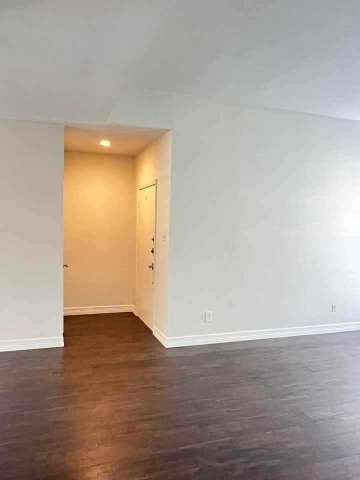10432 High Hollows Dr - Photo 3 of 28