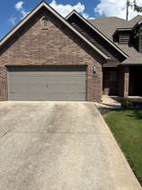 BEAUTIFUL TOWNHOUSE IN A GREAT LOCATION!!! - Photo 1 of 1
