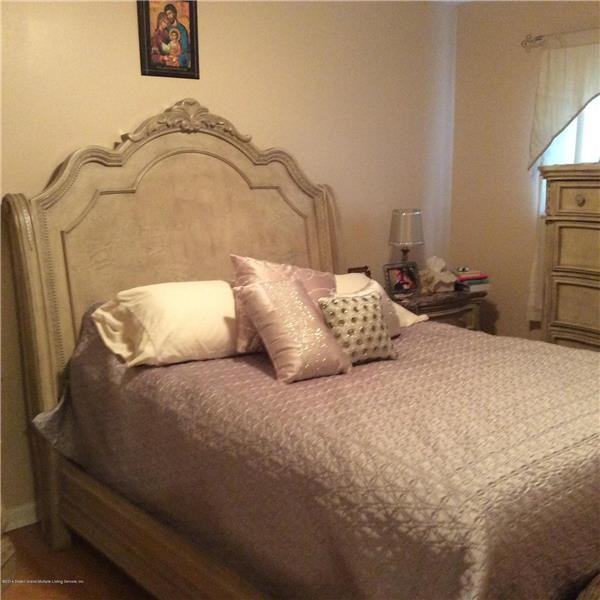 75 Stepney St #1 - Photo 3 of 6