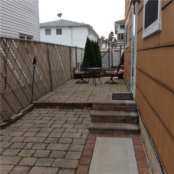 75 Stepney St #1 - Photo 5 of 6