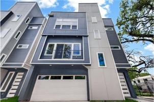 featured image of 2711 Dennis St