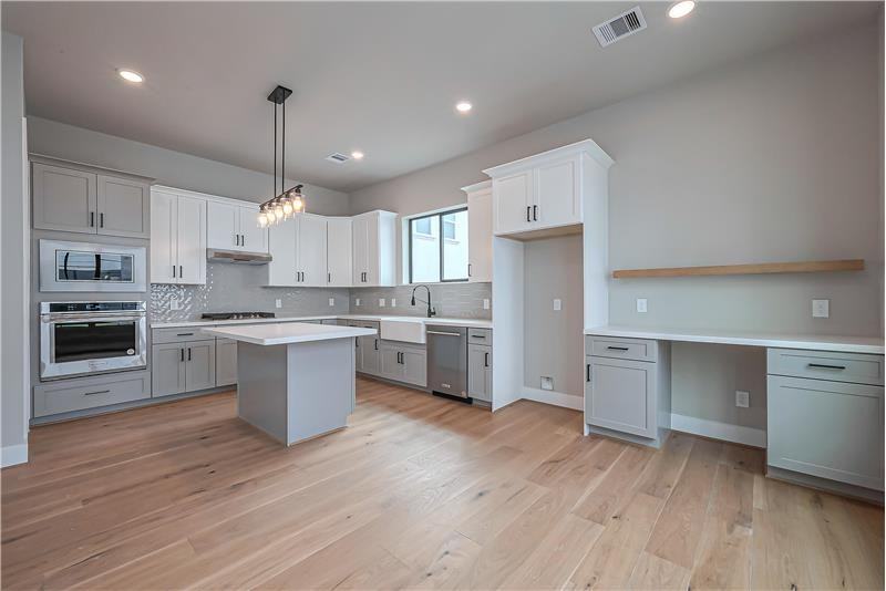 1222 W 24th St #D - Photo 7 of 50