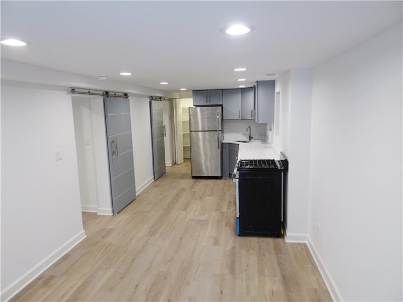 1505 N Rockwell St #G - Photo 2 of 16
