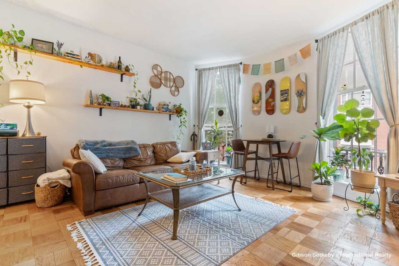 27 Bowdoin St #2B