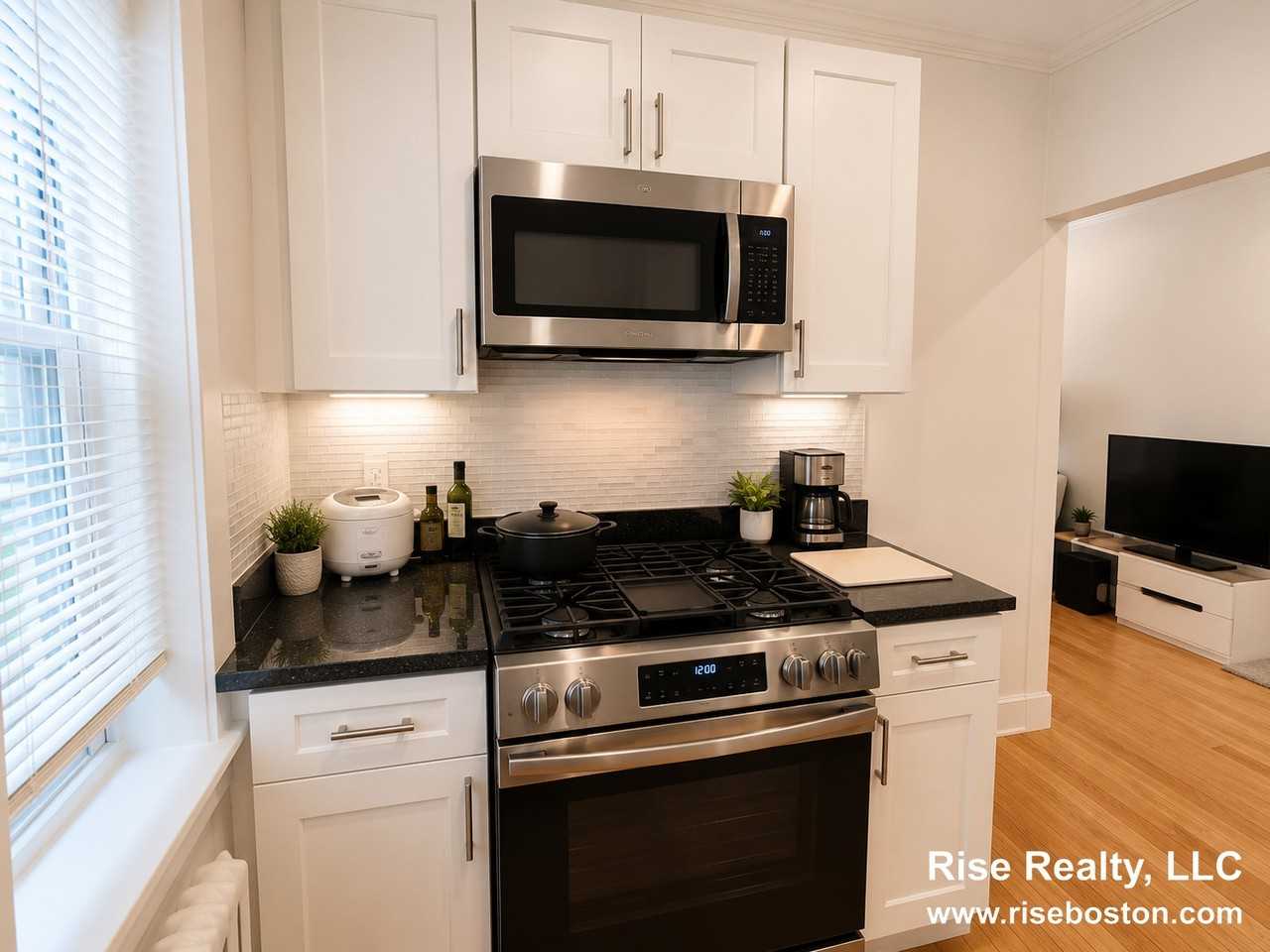 94 Queensberry St #5 - Photo 5 of 6