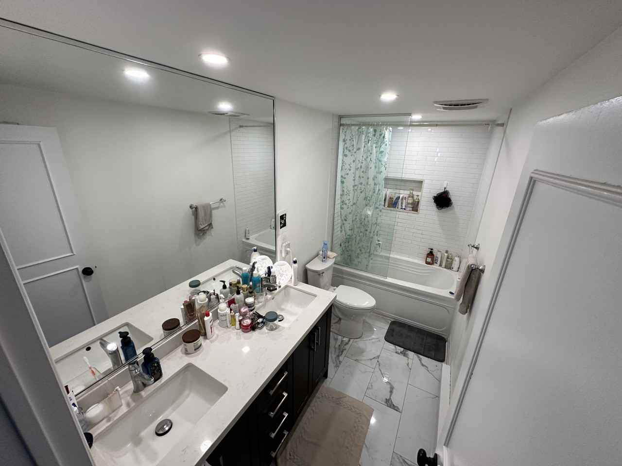 782 Ossington Ave - Photo 4 of 9
