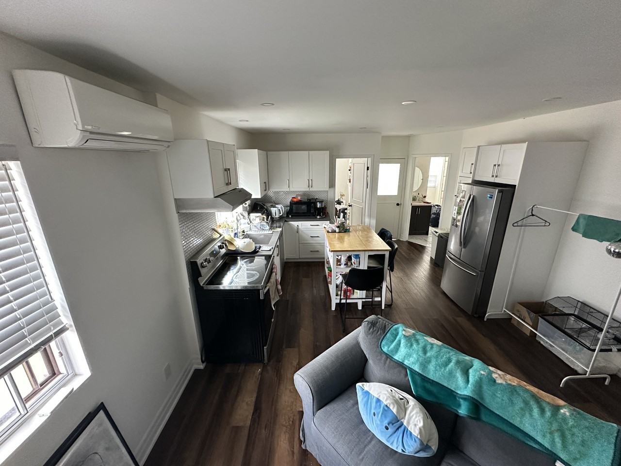 782 Ossington Ave - Photo 5 of 9