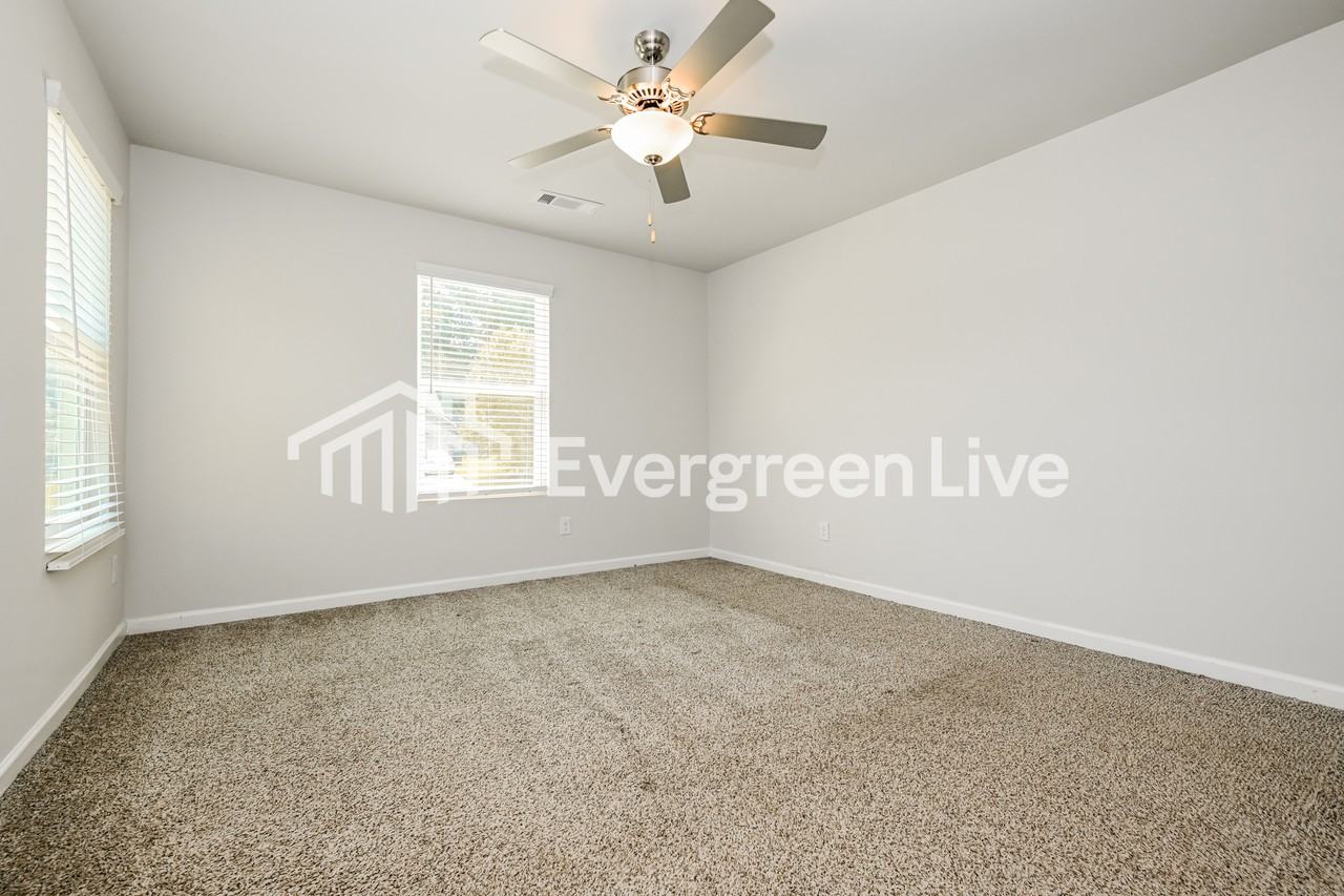 621 Stevens Pl - Photo 6 of 16