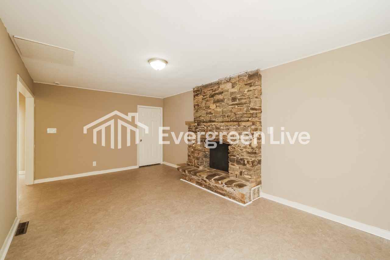 16105 E 32nd St S - Photo 4 of 15