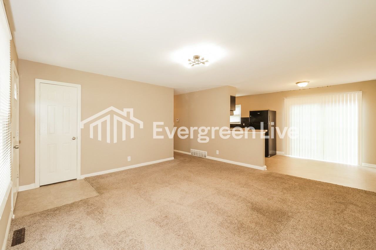 16105 E 32nd St S - Photo 5 of 15