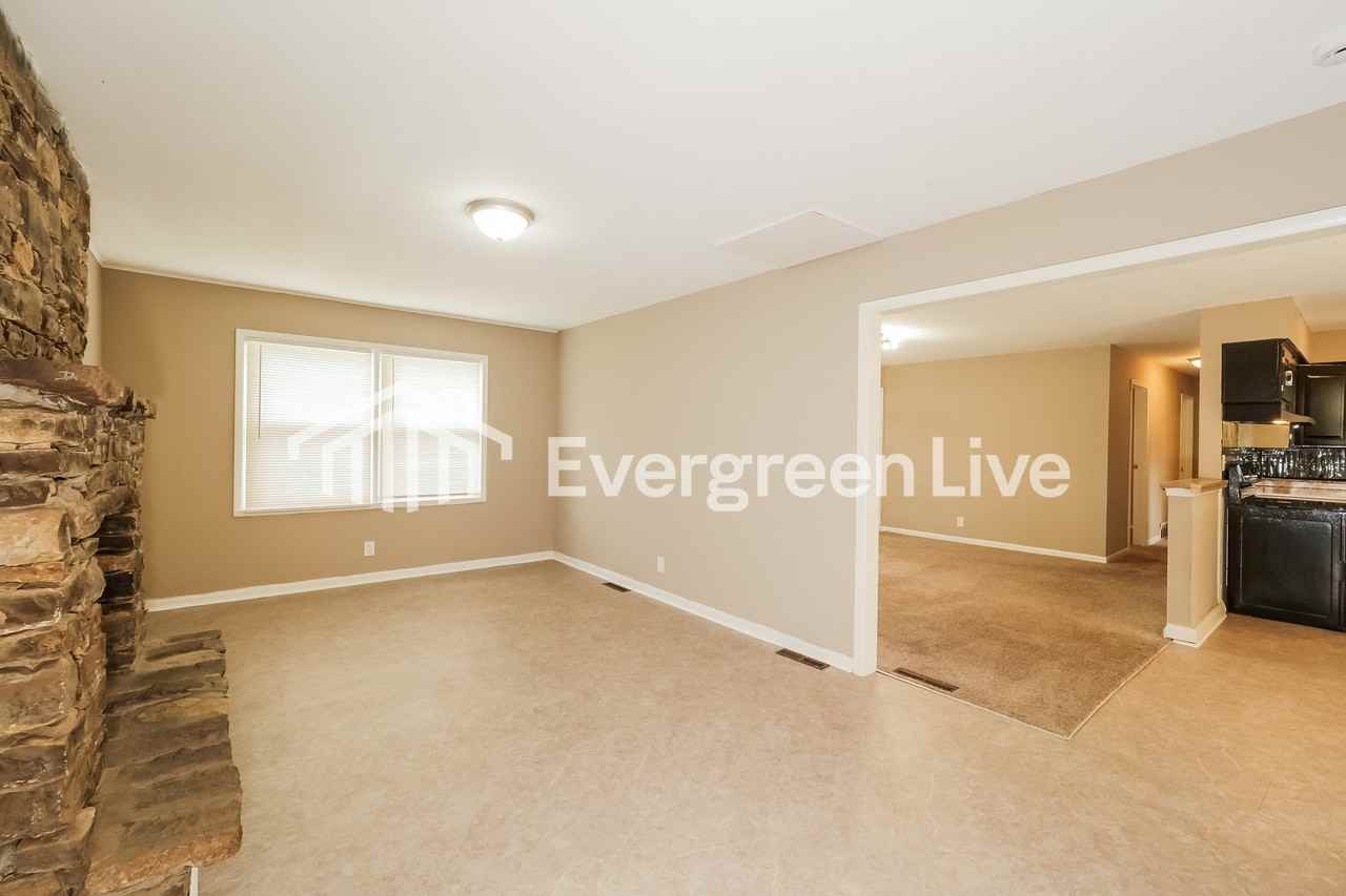 16105 E 32nd St S - Photo 7 of 15