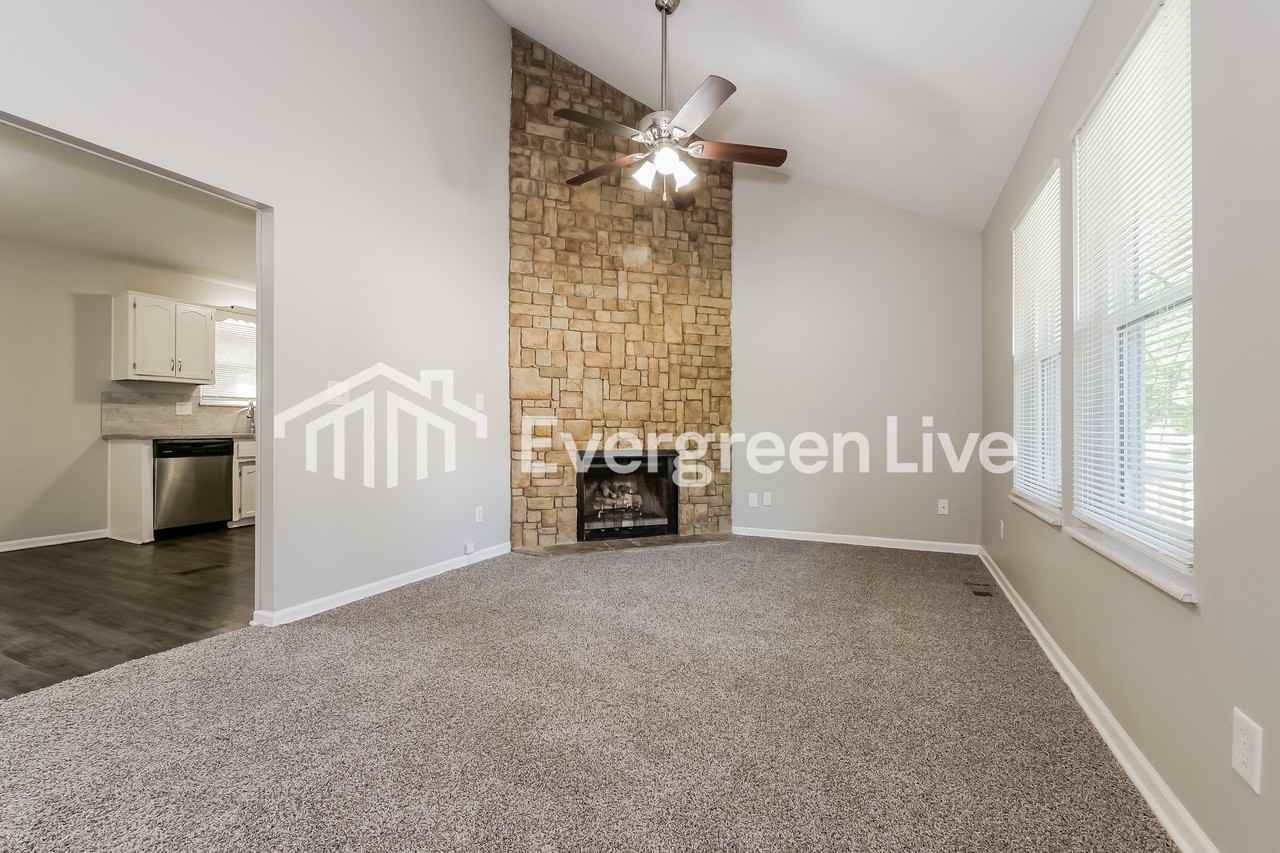 11449 N Wayne Ave - Photo 4 of 15