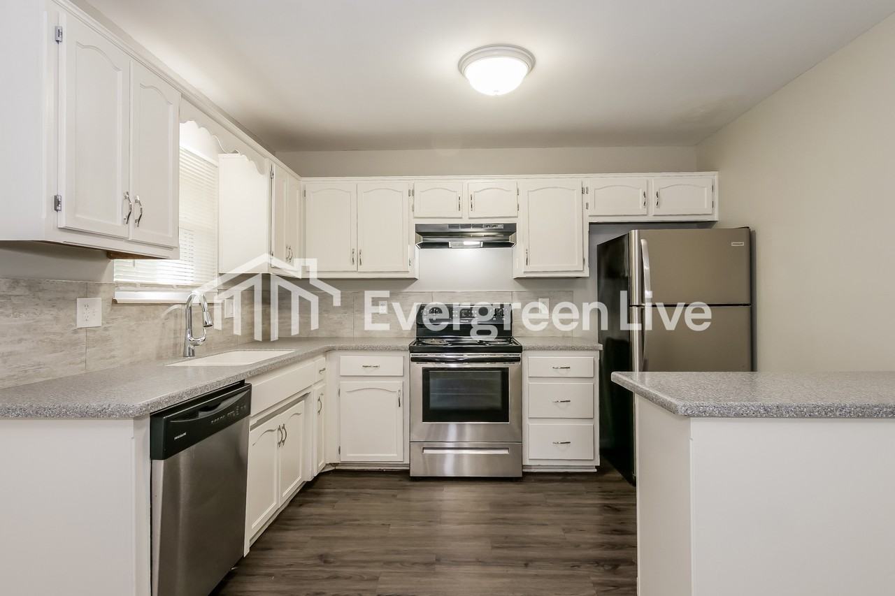 11449 N Wayne Ave - Photo 6 of 15