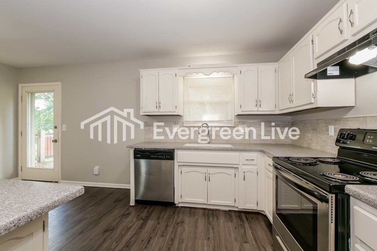 11449 N Wayne Ave - Photo 7 of 15