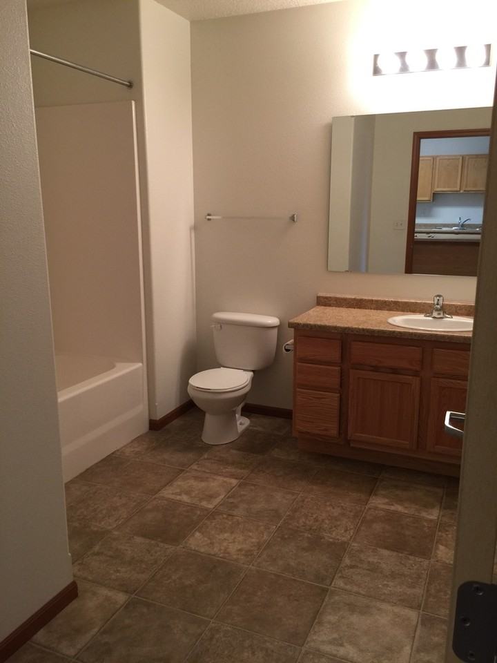 Dakota Creek Apartments - Photo 2 of 22