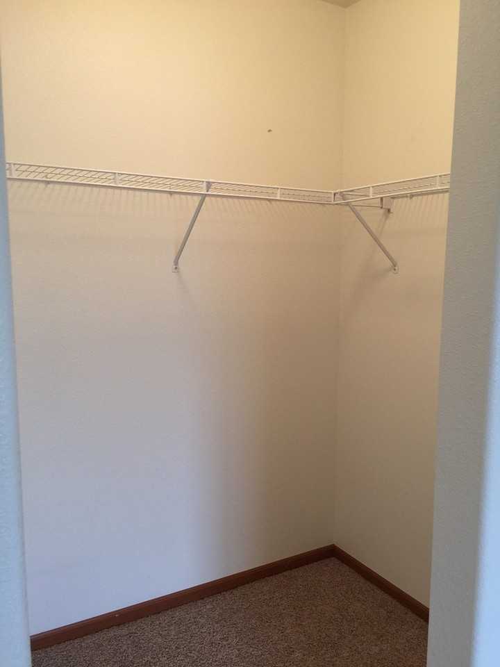 Dakota Creek Apartments - Photo 5 of 22