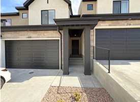 featured image of 222 E Glencoe Dr
