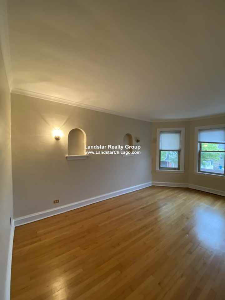 2815 West Berteau Avenue #2