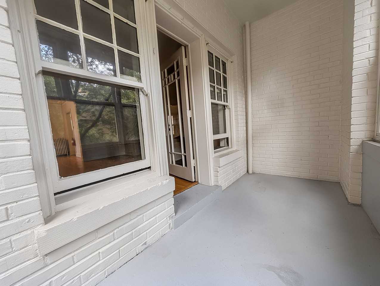 1304 W Rosemont Ave - Photo 6 of 19