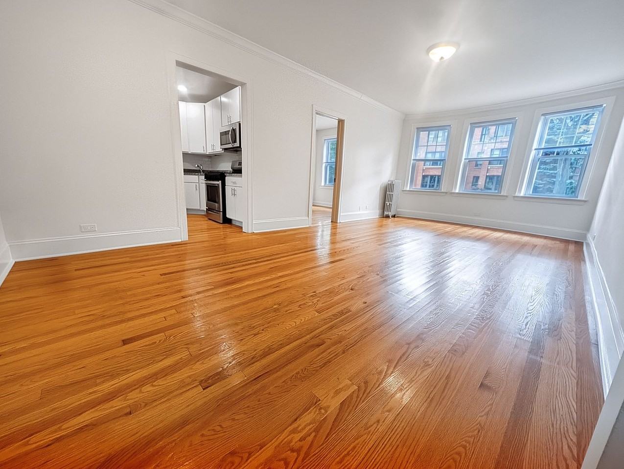 6638 N Glenwood Ave - Photo 2 of 16