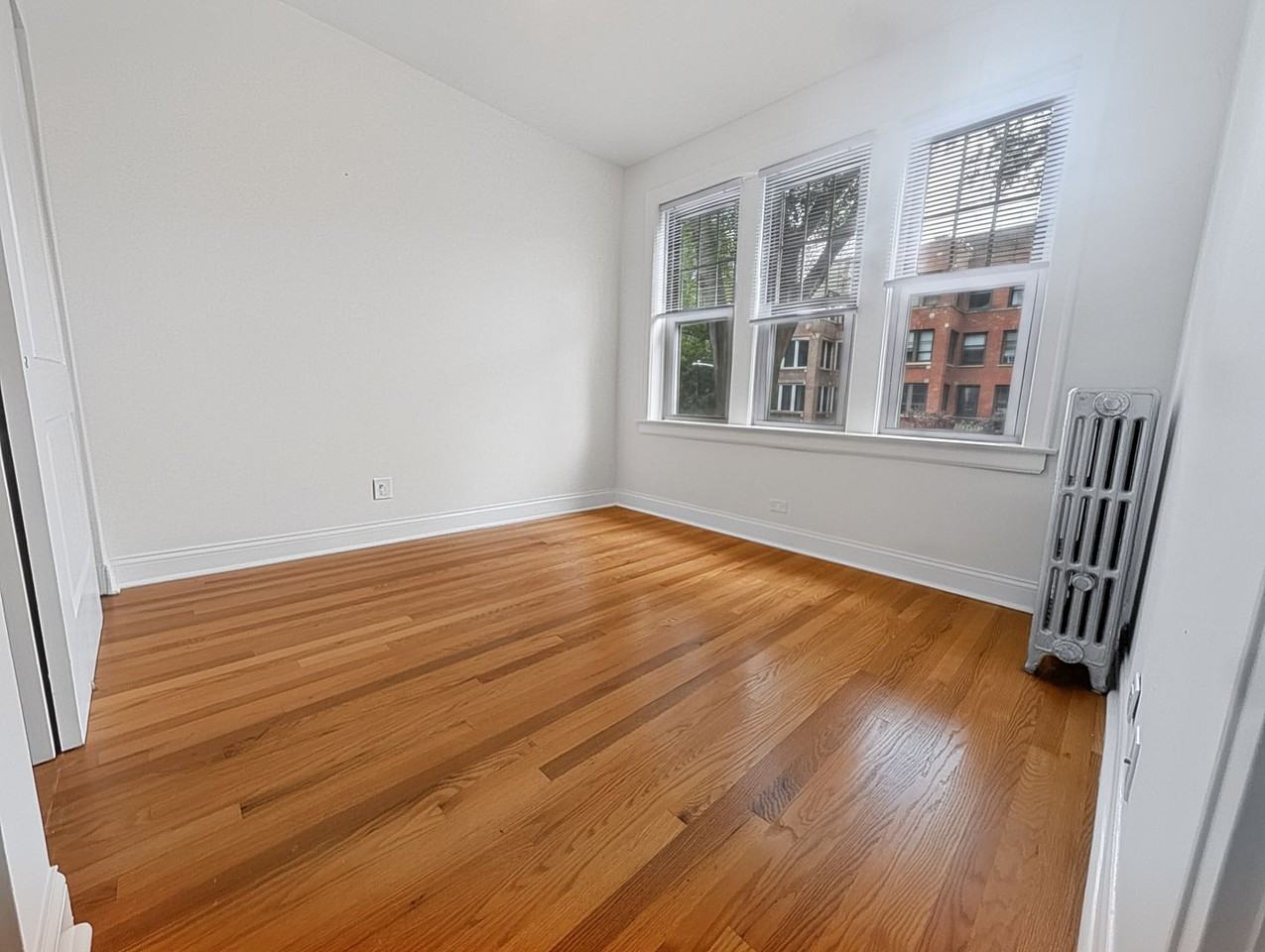 6638 N Glenwood Ave - Photo 5 of 16