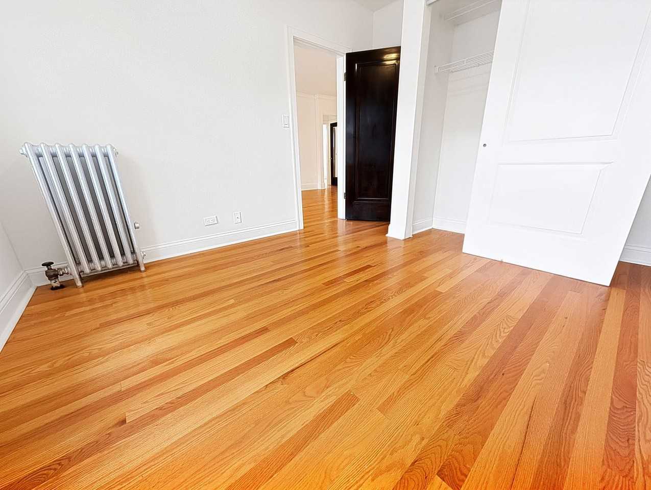 6638 N Glenwood Ave - Photo 6 of 16
