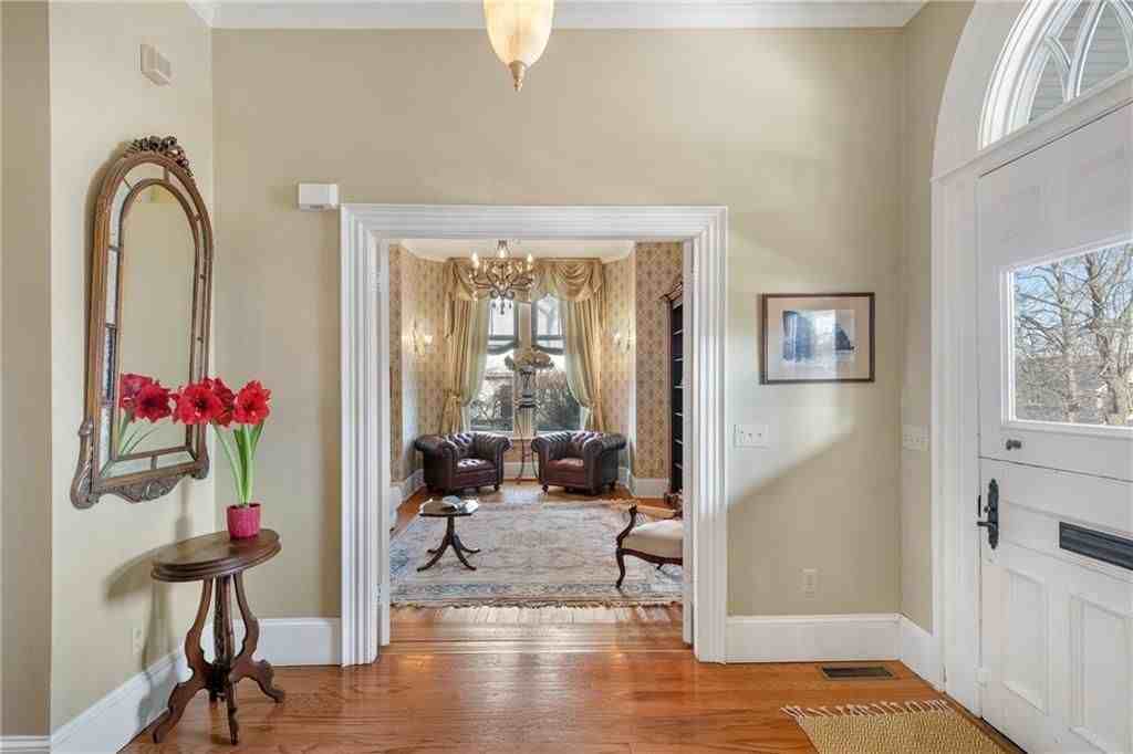 287 Gibbs Ave - Photo 2 of 50