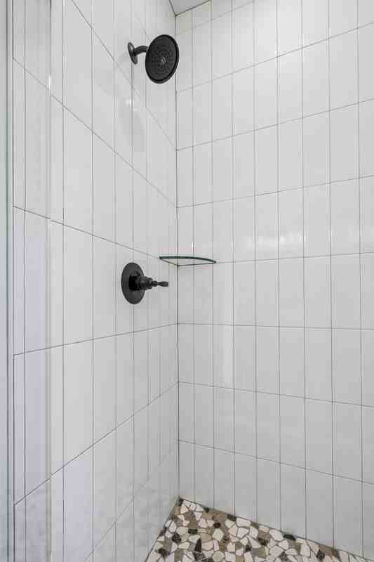 112 Rogers Ave - Photo 3 of 50