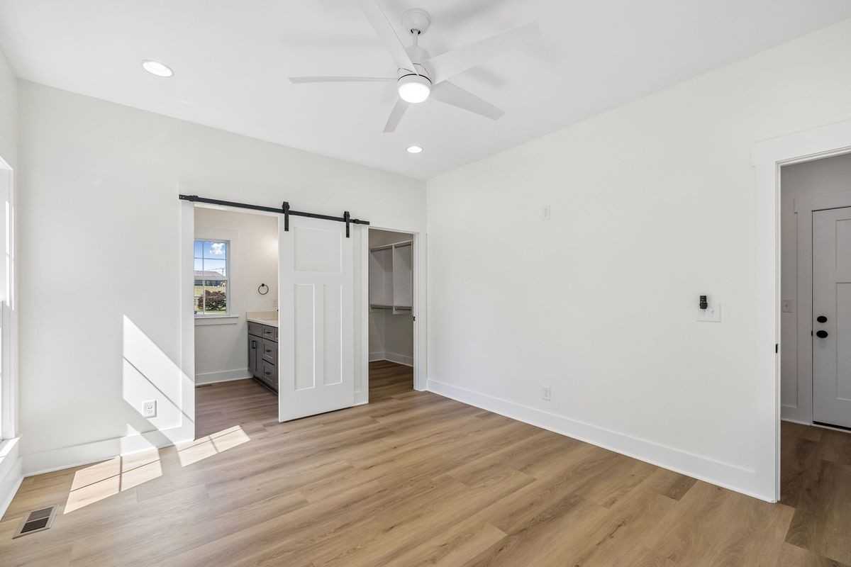 112 Rogers Ave - Photo 7 of 50