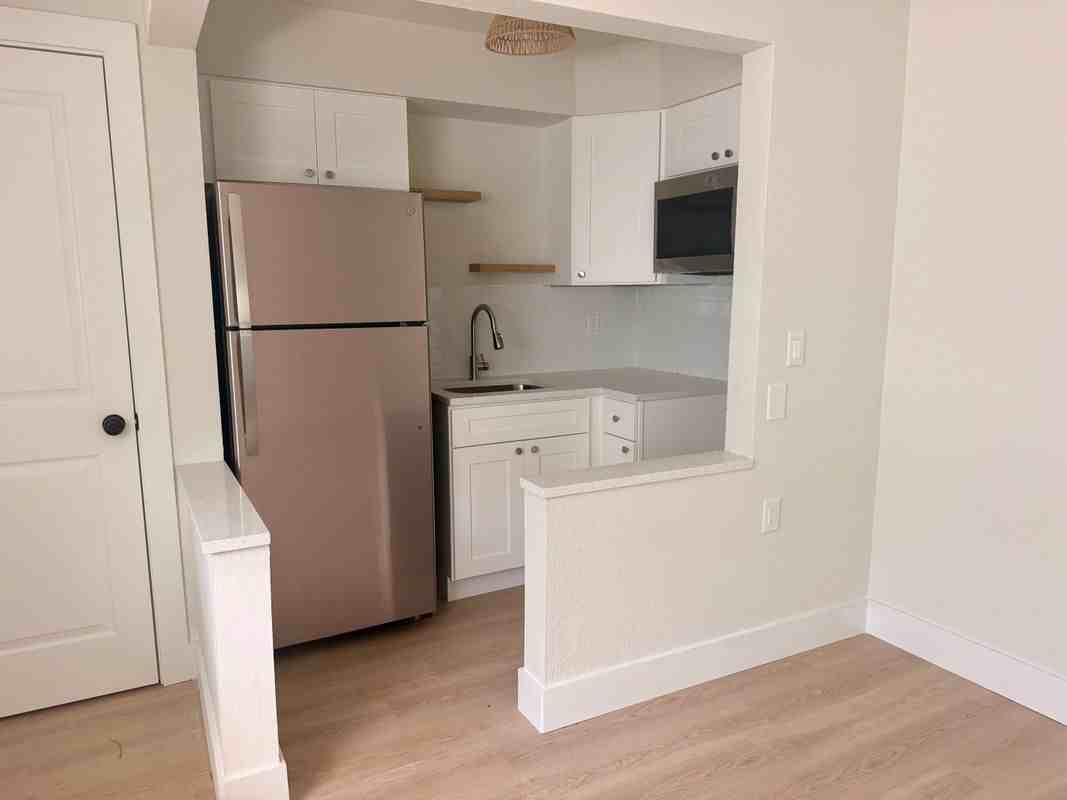 13388 1st St E ##B - Photo 5 of 7