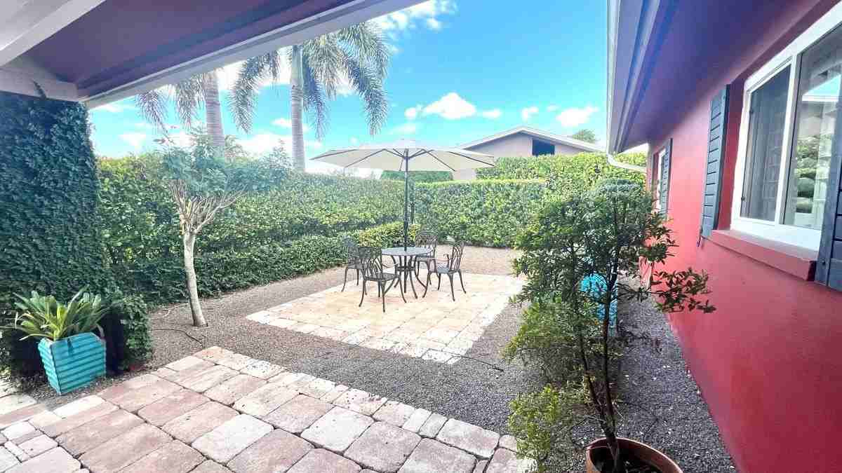 4836 Napoli Dr - Photo 4 of 12