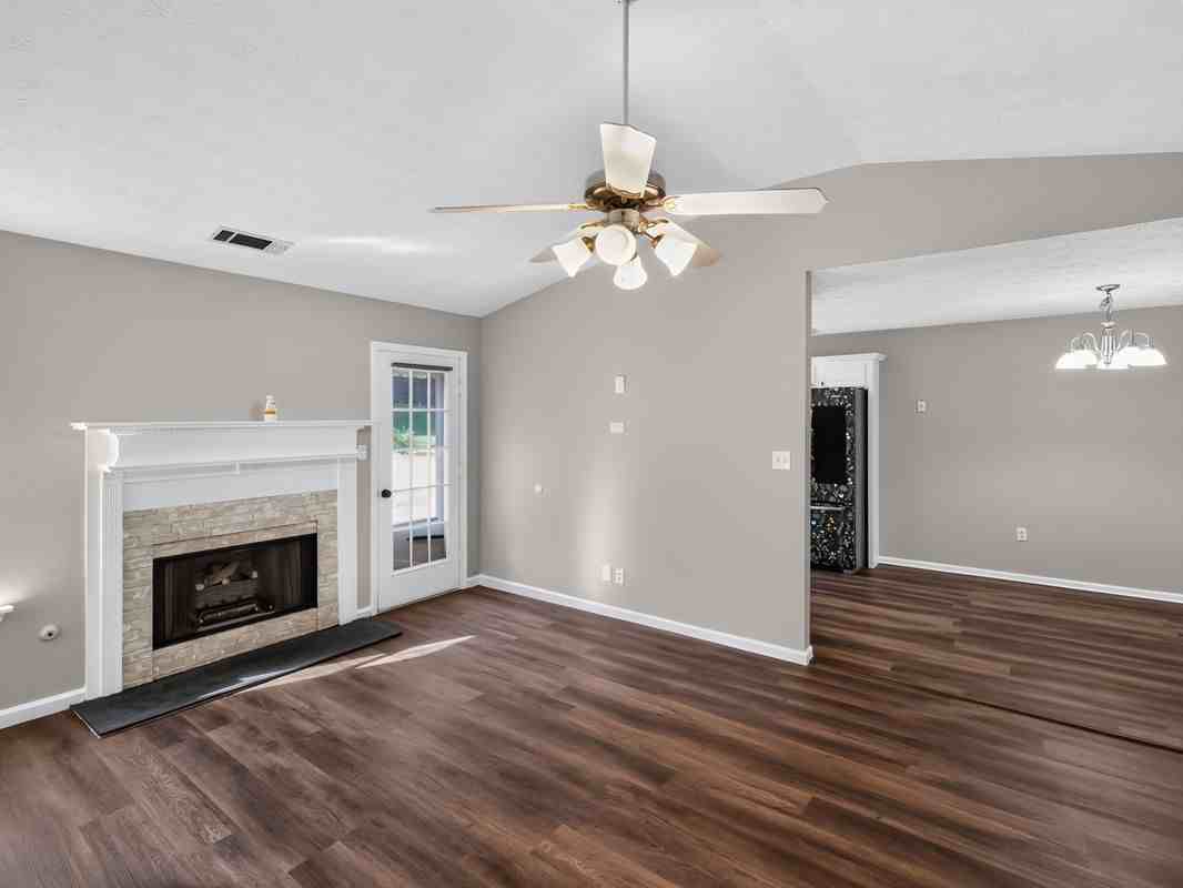 22 Canterbury Dr - Photo 3 of 21