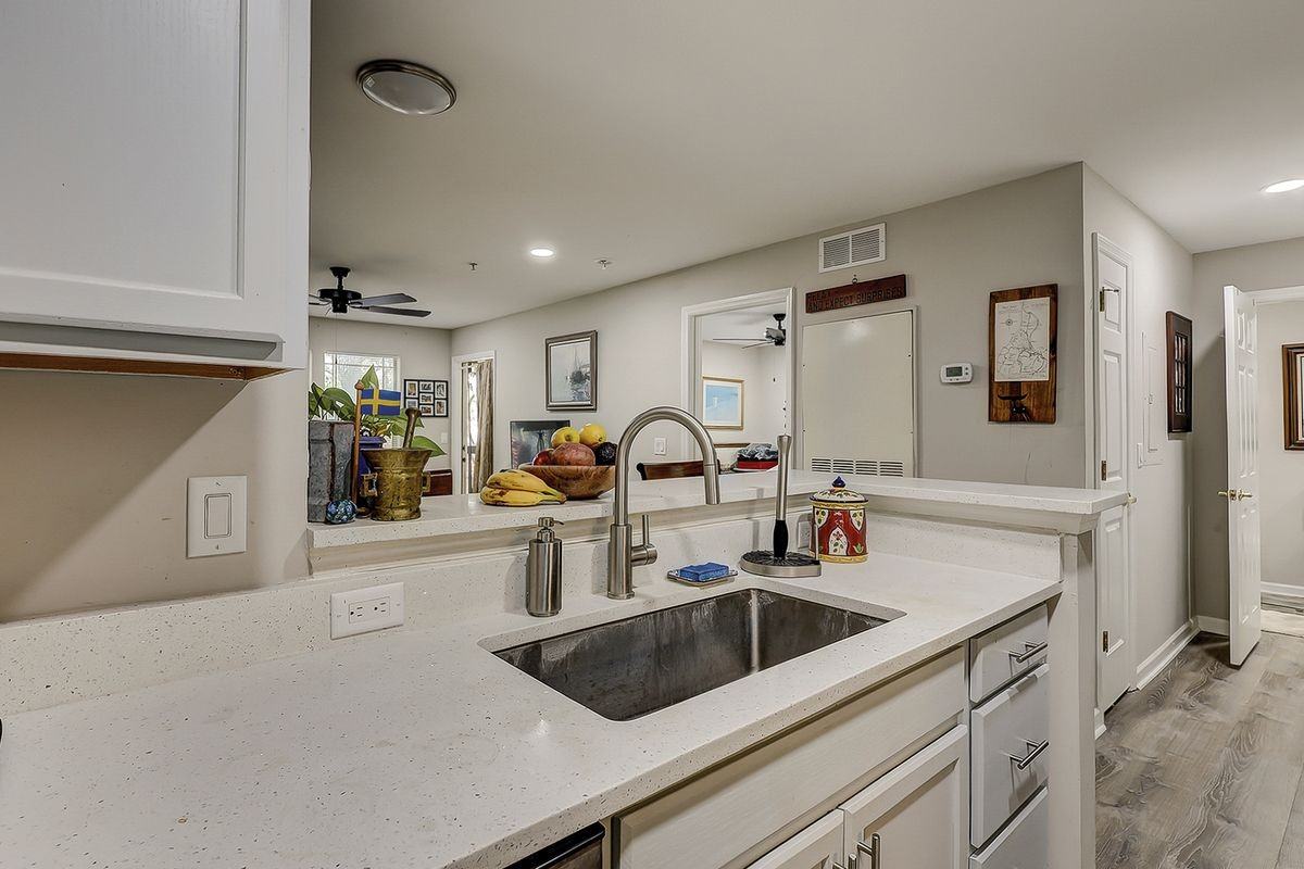 70 Helmsman Way - Photo 4 of 13