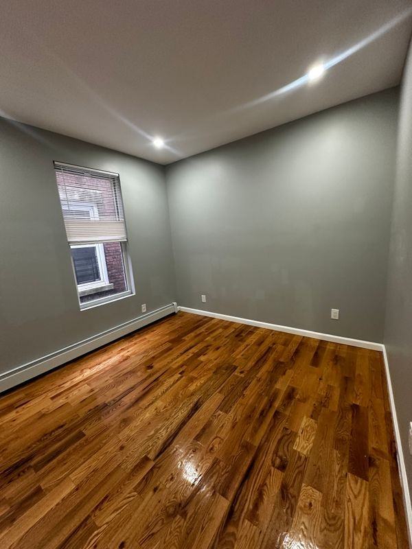 2673 Bainbridge Ave ##2 - Photo 5 of 9