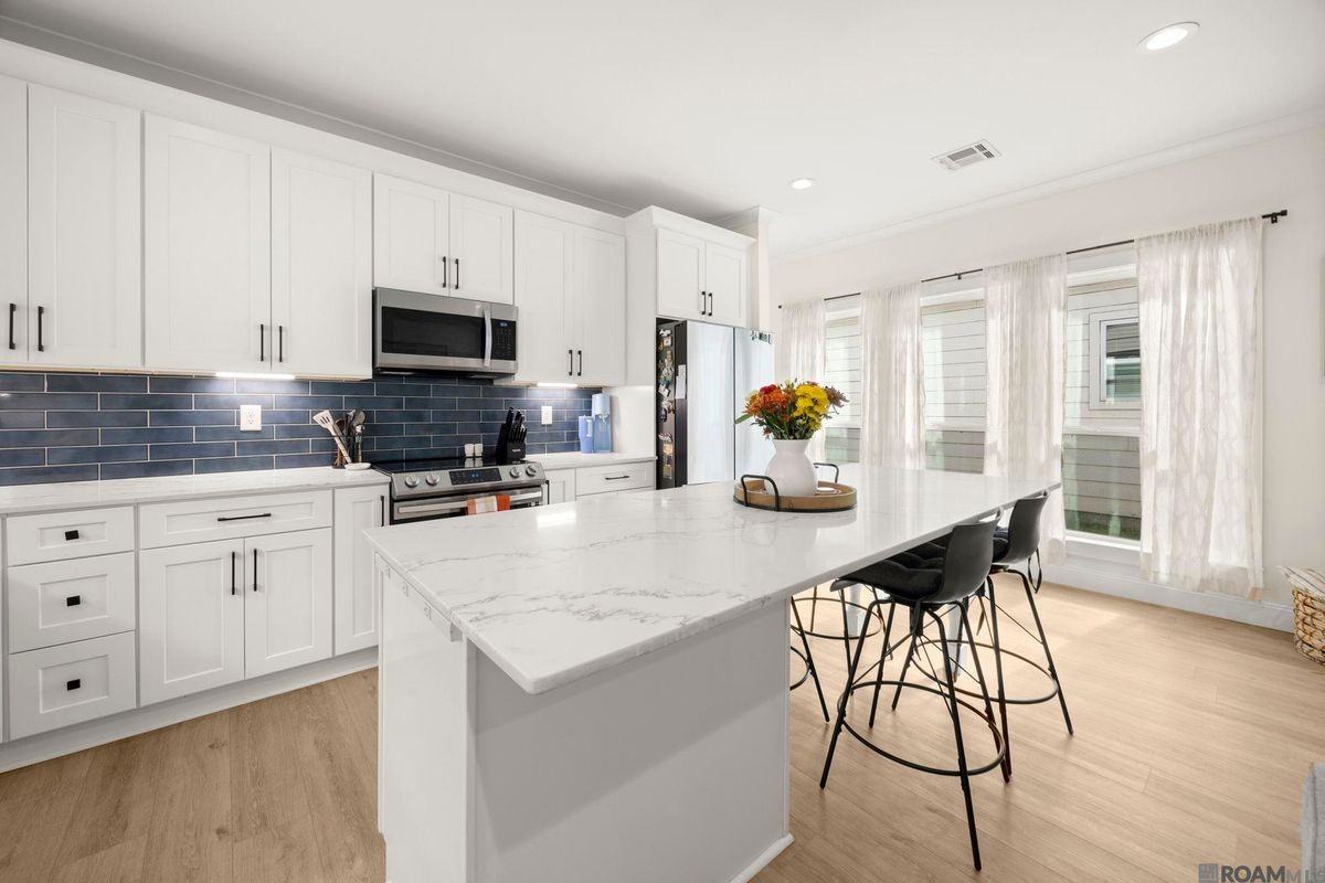 810 S Audubon Place Ave - Photo 2 of 6