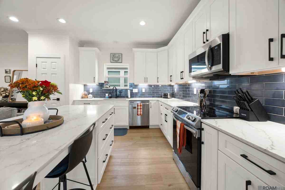 810 S Audubon Place Ave - Photo 3 of 6
