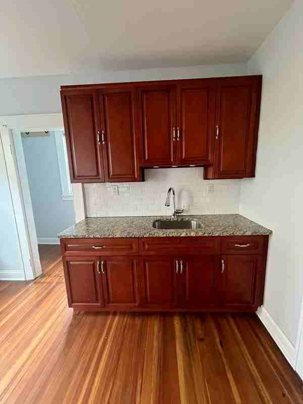 415 Willow St - Photo 7 of 25