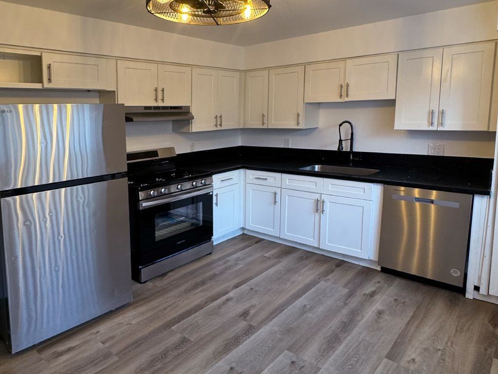 12950 5th St - Photo 2 of 3